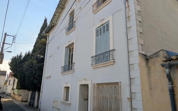 Maison à vendre    8 pièces •  Avignon