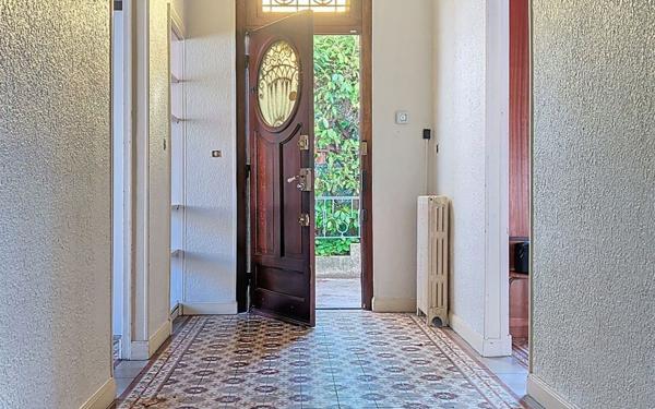 Maison à vendre    8 pièces •  Avignon