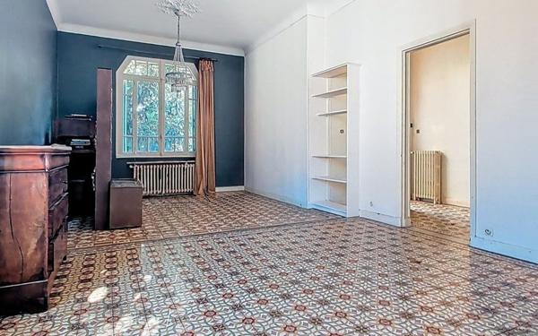 Maison à vendre    8 pièces •  Avignon