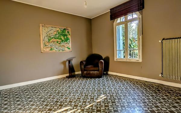 Maison à vendre    8 pièces •  Avignon