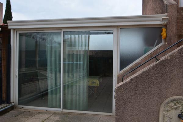 Appartement à louer 4 pièces MIRAMAS (13) avec jardin clos et box