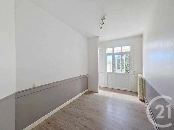 Maison à vendre  6 pièces - 101,97 m 2   POITIERS  - 86