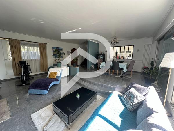 Maison 7 pièces 270 m2