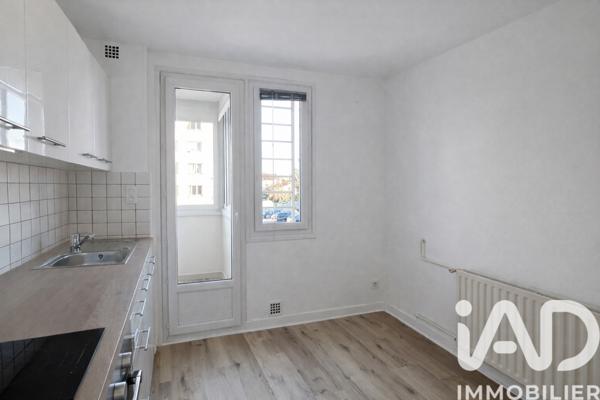 Location appartement 3 pièces 51 m² Bourgoin-Jallieu