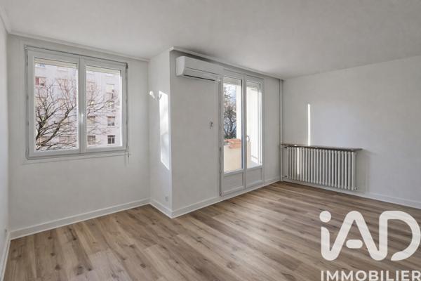 Location appartement 3 pièces 51 m² Bourgoin-Jallieu