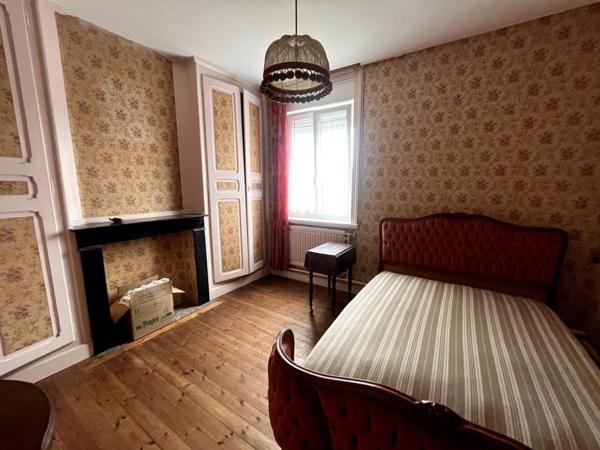 Maison semi-bourgeoise 120 m² , garage, parking et jardin, à deux minutes du centre-ville de BETHUNE !