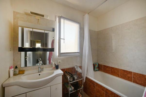 Maison familiale 4 pièces à UZES (30)