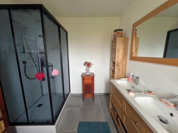 Belle propriété contemporaine de plain-pied