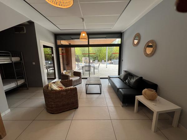 Pierrelongue (26170) MAISON CONTEMPORAINE 300 m2 HAB.- 5 gites - 1716 m2 de TERRAIN - PISCINE