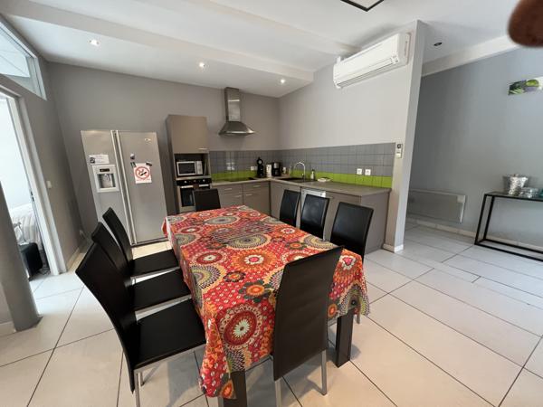 Pierrelongue (26170) MAISON CONTEMPORAINE 300 m2 HAB.- 5 gites - 1716 m2 de TERRAIN - PISCINE