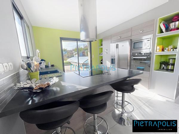 ANSE PROCHE CENTRE VILLA CONTEMPORAINE DE 152.59 M2 SUR TERRAIN DE 998 M2 AVEC PISCINE