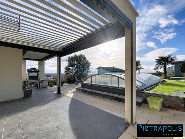 ANSE PROCHE CENTRE VILLA CONTEMPORAINE DE 152.59 M2 SUR TERRAIN DE 998 M2 AVEC PISCINE