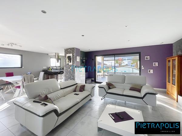 ANSE PROCHE CENTRE VILLA CONTEMPORAINE DE 152.59 M2 SUR TERRAIN DE 998 M2 AVEC PISCINE