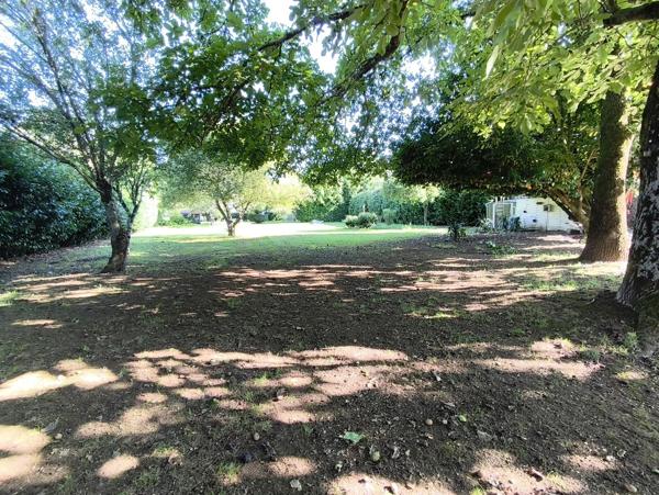 Longère familiale de 209 m² avec grand jardin arboré – Val-de-Comporté (Saint-Saviol)