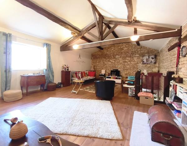 Longère familiale de 209 m² avec grand jardin arboré – Val-de-Comporté (Saint-Saviol)