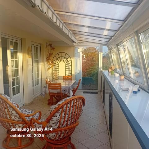 Maison exceptionnelle de très haute qualité classée énergétique  DPE C  . Fibre optique installée.