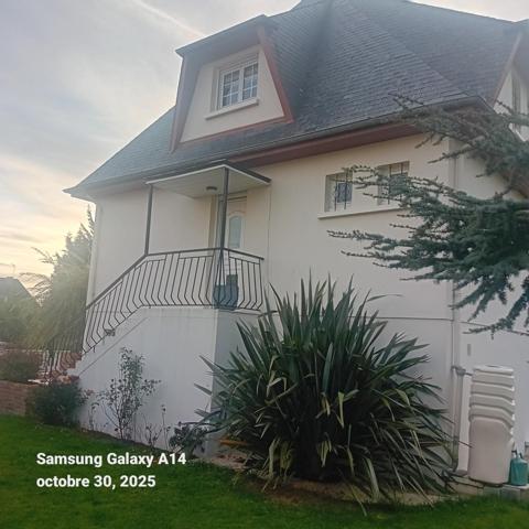 Maison exceptionnelle de très haute qualité classée énergétique  DPE C  . Fibre optique installée.