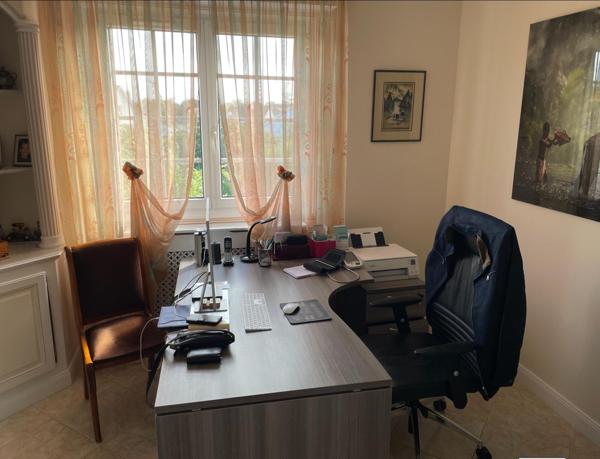 Maison exceptionnelle de très haute qualité classée énergétique  DPE C  . Fibre optique installée.