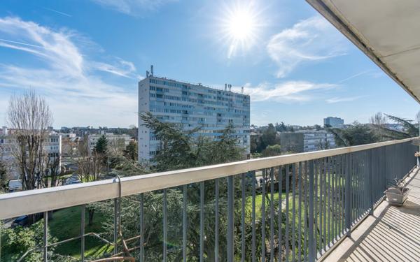 Appartement à vendre    4 pièces • 72 m2 Maisons-Alfort