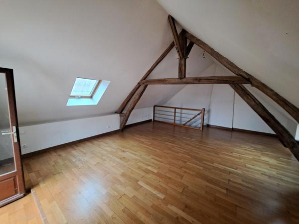 Jolie maison ancienne 58m² en bordure de rû