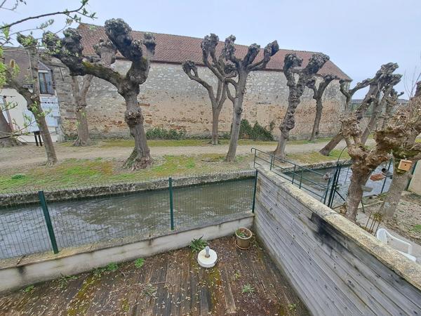 Jolie maison ancienne 58m² en bordure de rû