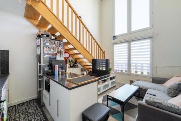 Studio de 35 m² avec chambre en mezzanine – Dernier étage – Parking – Immeuble de 2018