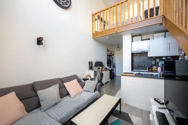 Studio de 35 m² avec chambre en mezzanine – Dernier étage – Parking – Immeuble de 2018