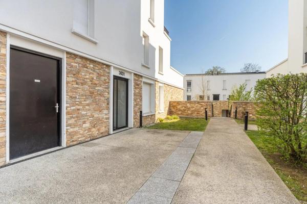 Studio de 35 m² avec chambre en mezzanine – Dernier étage – Parking – Immeuble de 2018