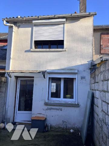 NOUVEAUTE : 
A VENDRE à ABBEVILLE, proche des Commerces et de l'A28, maison de ville rénovée, ...