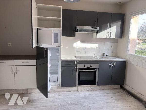 NOUVEAUTE : 
A VENDRE à ABBEVILLE, proche des Commerces et de l'A28, maison de ville rénovée, ...