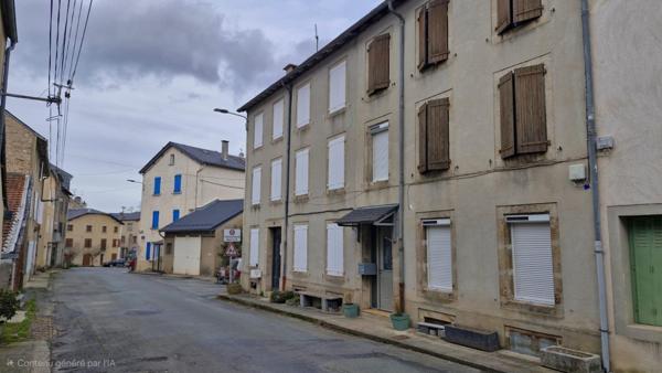 Maison de village avec terrain et garage à 150m