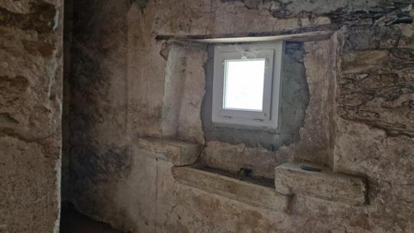 Maison de village avec terrain et garage à 150m