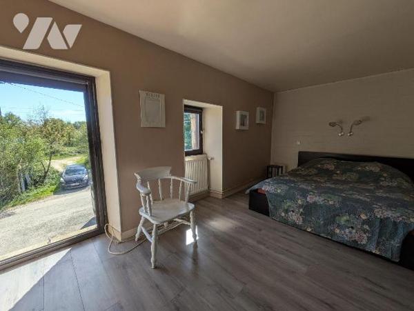 À VENDRE - Maison en pierres - Guichen, proche gare SNCF
Située à Guichen, à proximité immédia...
