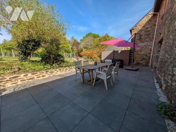 À VENDRE - Maison en pierres - Guichen, proche gare SNCF
Située à Guichen, à proximité immédia...