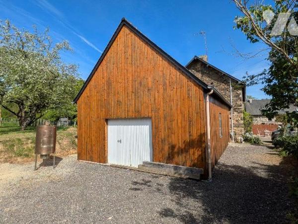 À VENDRE - Maison en pierres - Guichen, proche gare SNCF
Située à Guichen, à proximité immédia...