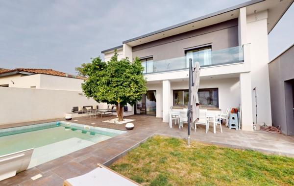 Vente Villa de luxe avec piscine rénové(e) Frontignan   