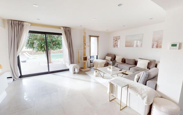 Vente Villa de luxe avec piscine rénové(e) Frontignan   