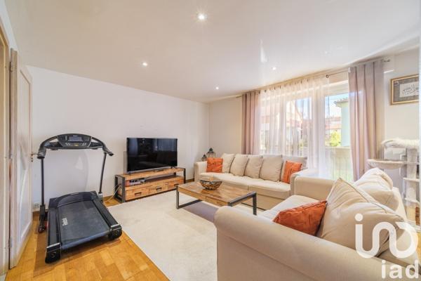 Appartement 3 pièces de 70 m² à Illzach (68110)