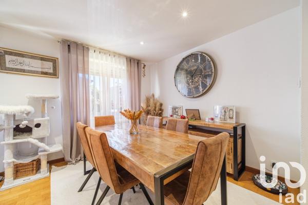 Appartement 3 pièces de 70 m² à Illzach (68110)