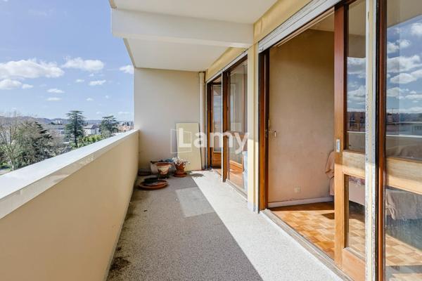 T4 – 90 m² – terrasse plein sud vue pyrénées – parking + cave