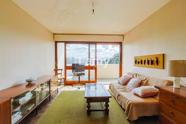 T4 – 90 m² – terrasse plein sud vue pyrénées – parking + cave