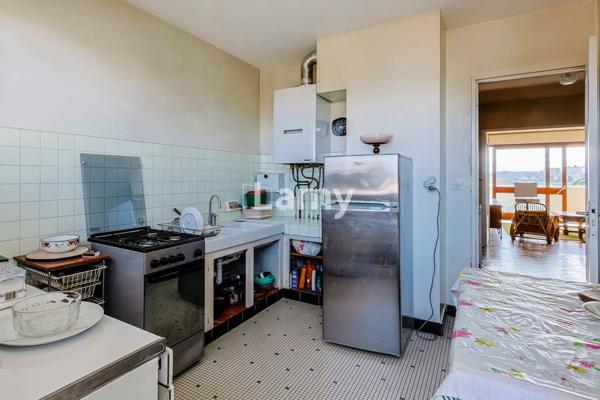 T4 – 90 m² – terrasse plein sud vue pyrénées – parking + cave