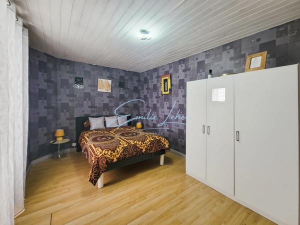 INVESTISSEURS!!! Centre-bourg d'Elliant - Immeuble 300M2 et parcelle de plus de 1000m2 divisible.