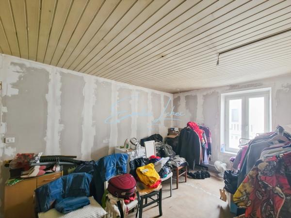 INVESTISSEURS!!! Centre-bourg d'Elliant - Immeuble 300M2 et parcelle de plus de 1000m2 divisible.