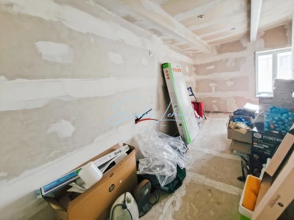 INVESTISSEURS!!! Centre-bourg d'Elliant - Immeuble 300M2 et parcelle de plus de 1000m2 divisible.