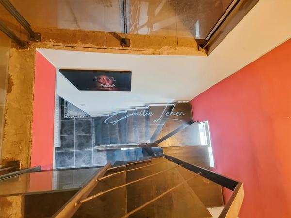 INVESTISSEURS!!! Centre-bourg d'Elliant - Immeuble 300M2 et parcelle de plus de 1000m2 divisible.