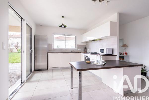 Maison à vendre 5 pièces 123 m² Commelle-Vernay