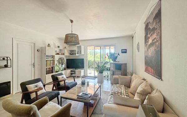 Appartement à vendre    4 pièces • 90 m2 Le Cannet