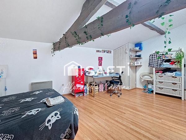 Belle demeure en pierre du 19e.