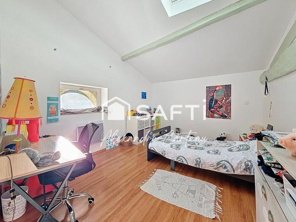 Belle demeure en pierre du 19e.